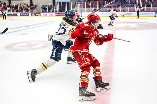 Södertäljes Leevi Teissala och Kalmars George Diaco