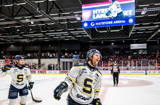 Södertäljes Andrew Vanderbeck jublar