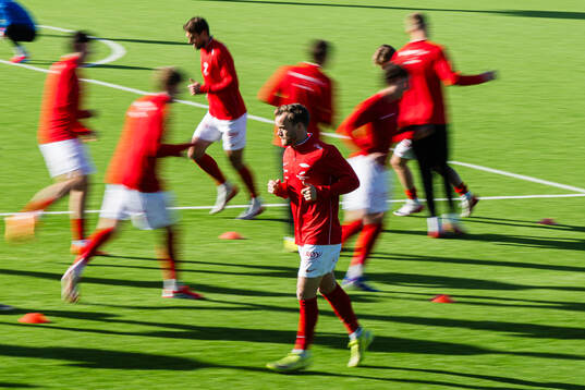 Bård Finne of Brann warms up