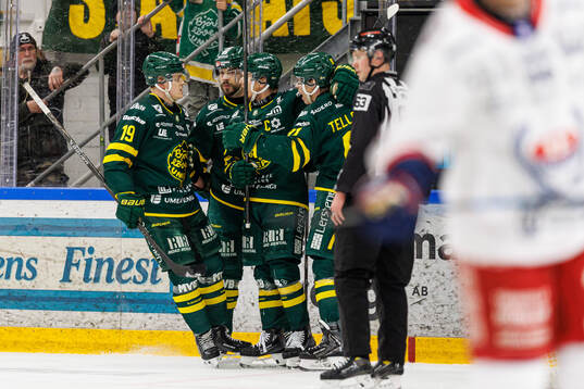 Björklövens Axel Ottosson jublar