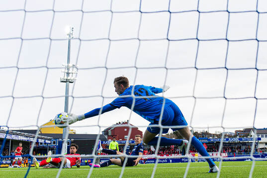 Noah Holm of Brann missing a chance to score