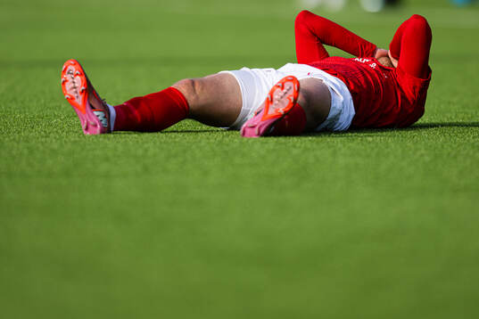 Jon Dagur Thorsteinsson of Brann  looks dejected