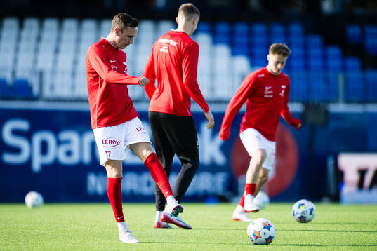 Joachim Soltvedt of Brann warms up