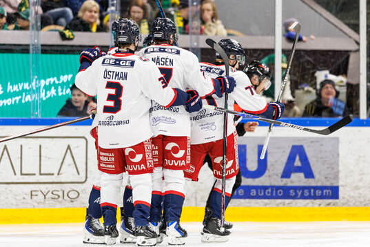 Oskarshamns Filip Sveningsson jublar