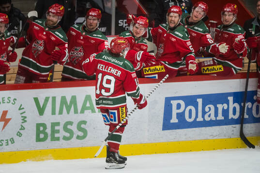 MoDos Tyler Kelleher jublar