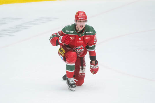 MoDos Viktor Persson blir skadad