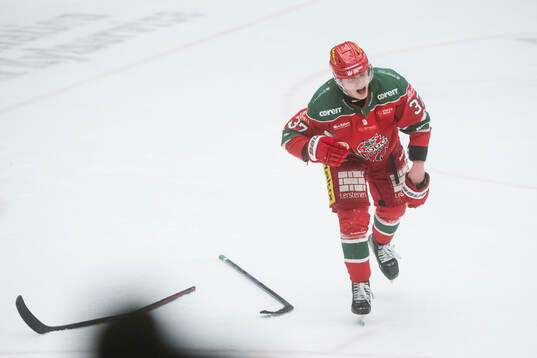 MoDos Viktor Persson blir skadad