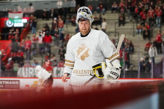 AIK målvakt Victor Brattström innan kvartsfinal ett i