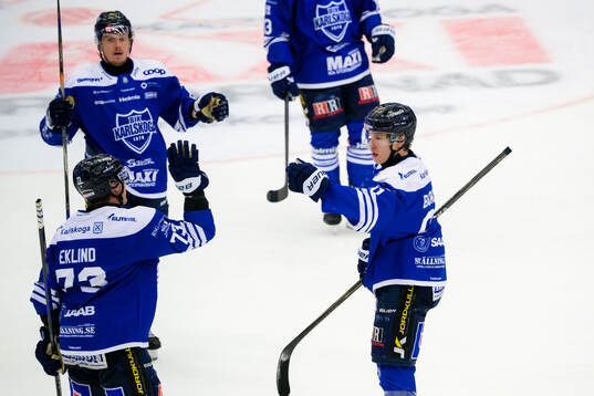 Karlskogas Tim Barkemo jublar