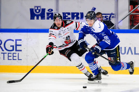 Nybro Vikings Fredrik Granberg och Karlskogas Tim Barkemo