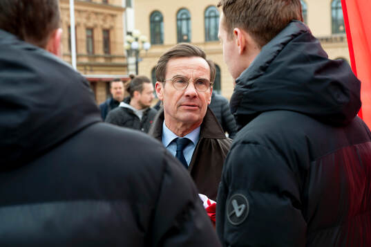 Statsminister Ulf Kristersson (M) besöker ett event