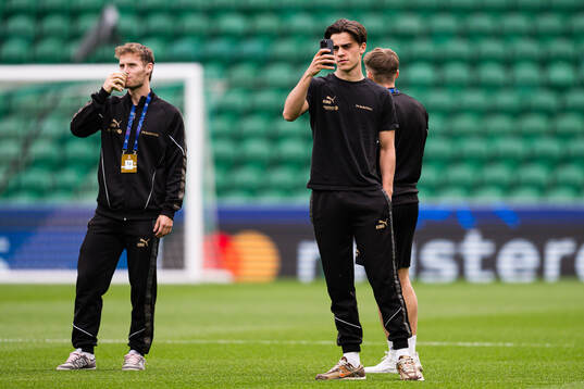 Magnus Riisnæs of Bodø/Glimt arrives