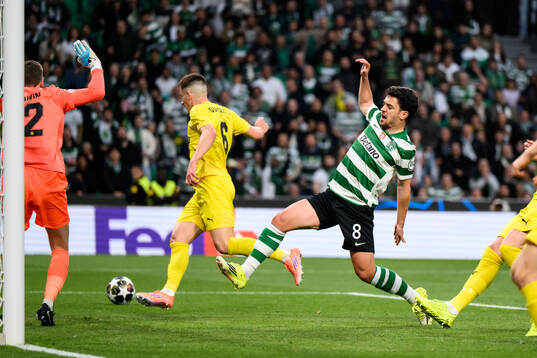 Pedro Gonçalves of Sporting against Jostein Gundersen of