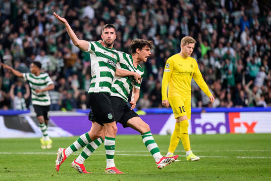 Gonçalo Inácio of Sporting celebrates