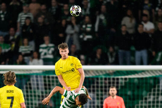 Odin Bjørtuft of Bodø/Glimt and Luis Suárez of Sporting