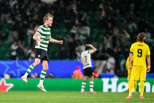 Morten Hjulmand of Sporting celebrates