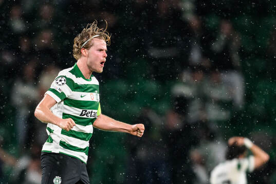 Morten Hjulmand of Sporting celebrates
