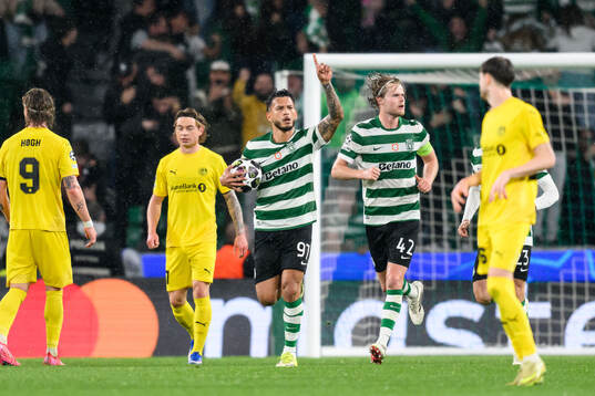 Luis Suárez of Sporting celebrates