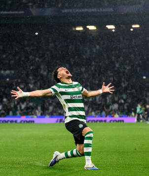 Maximiliano Araújo of Sporting celebrates