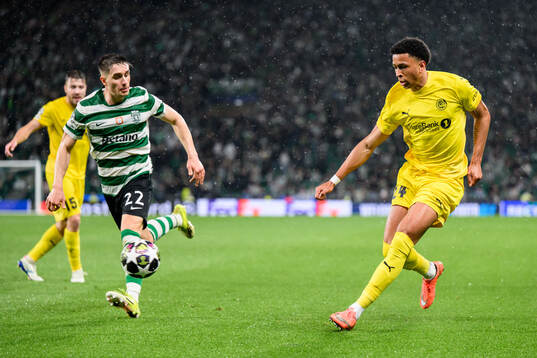 Iván Fresneda Corraliza of Sporting and Daniel Bassi  of