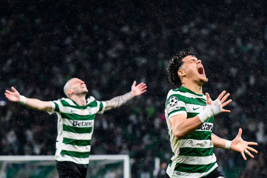 Maximiliano Araújo of Sporting celebrates