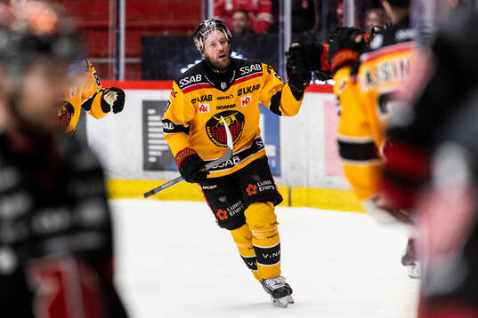 Luleås Linus Omark jublar