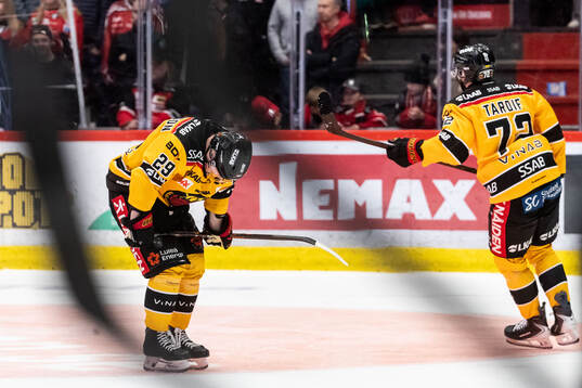 Luleås Erik Gustafsson utgår skadad