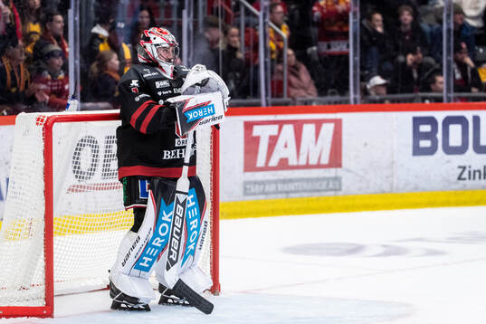 Örebros målvakt Jhonas Enroth deppar