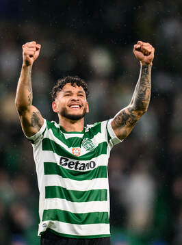 Luis Suárez of Sporting celebrates