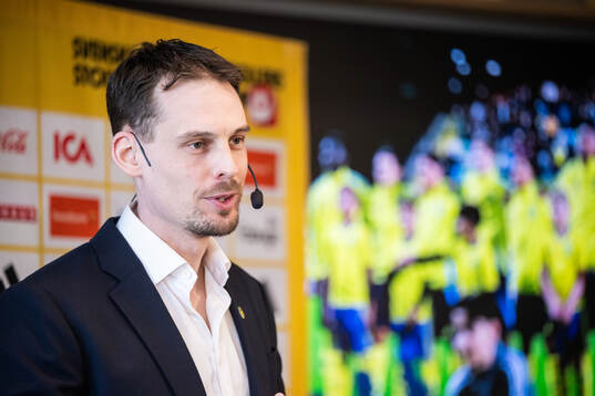 Head coach Daniel Bäckström of the Swedish