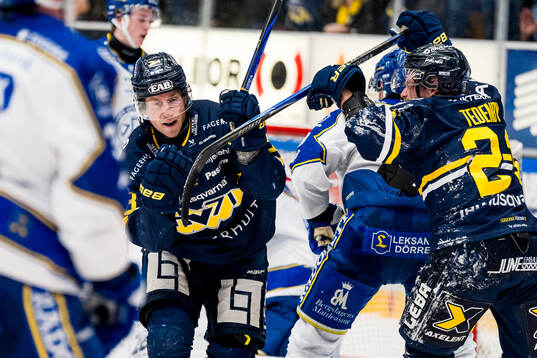 HV71s Justin Glenn Kloos jublar