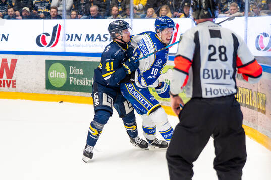 HV71s Riley Woods och Leksands Anton Johansson