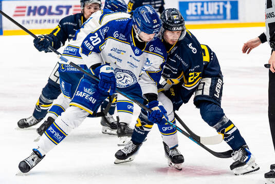Leksands Nolan Stevens och HV71s Victor Laz