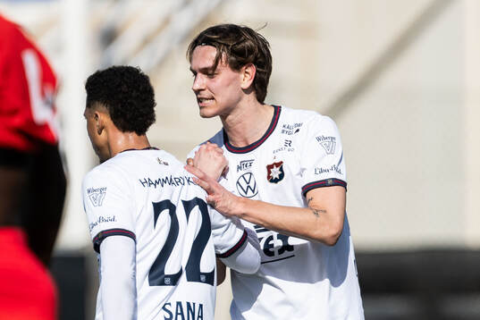 Örgrytes Noah Christoffersson jublar med Tobias Sana