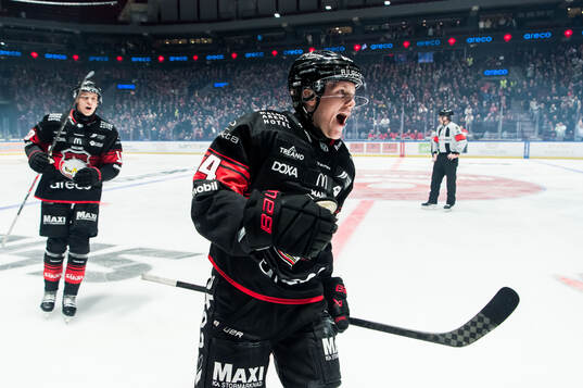 Malmö Redhawks Filip Björkman jublar