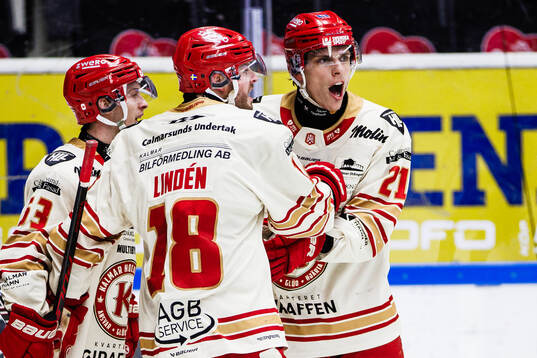 Kalmars Jesper Lindén jublar med Matthew Struthers