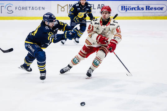 Södertäljes William Eriksson och Kalmars Matt Fonteyne