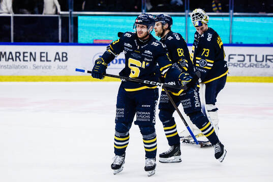 Södertäljes Henrik Eriksson,  Roope Laavainen och