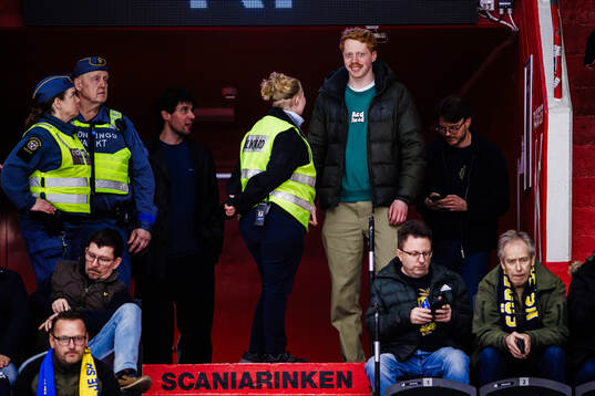 Mauri Hermundsson på läktaren