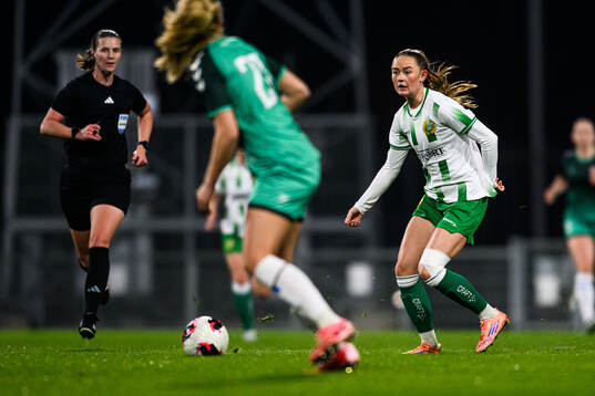 Domare Lovisa Johansson och Hammarbys Svea Rehnberg