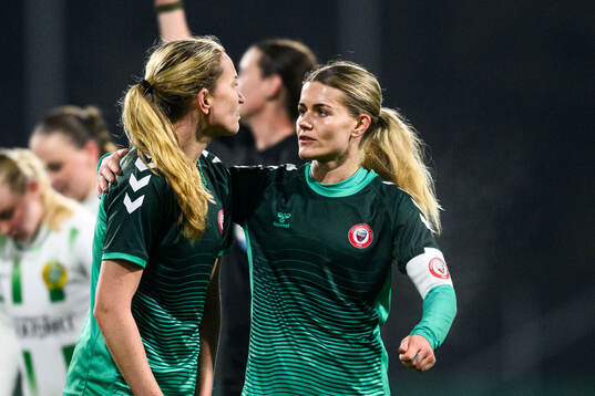Kristianstads Viktoria Persson och Tilda Persson deppar