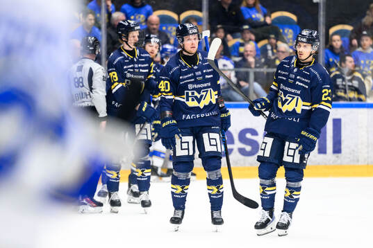 HV71s Oskar Stål-Lyrenäs och Victor Laz