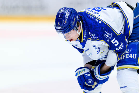 Leksands Andro Kaderli skadar sig