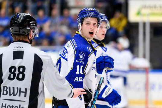 Leksands Anton Johansson reagerar