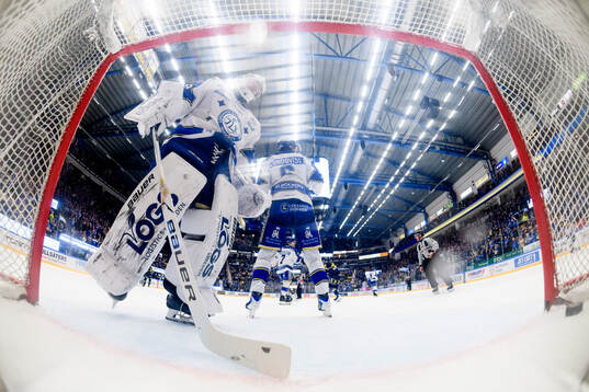 Leksands målvakt Filip Larsson deppar
