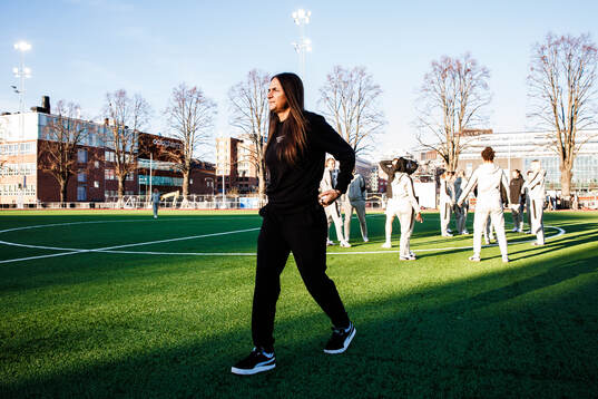 Häckens tränare Elena Sadiku