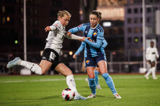 Häckens Paulina Nyström och Djurgårdens Elsa Pelgander