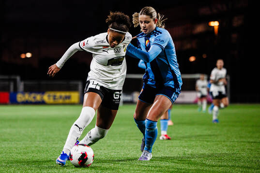Häckens Felicia Schröder och Djurgårdens Emma Holmqvist