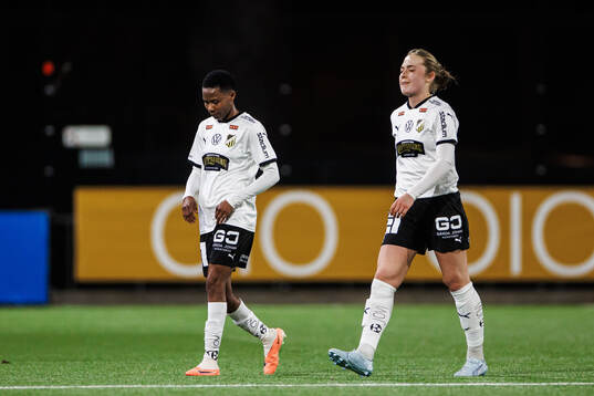 Häckens Halimatu Ibrahim Ayinde och Paulina Nyström deppar