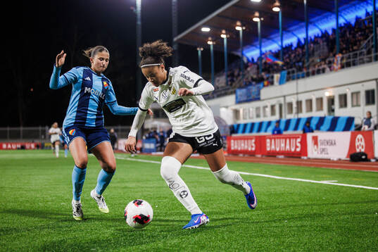 Djurgårdens Meja Staffansson och Häckens Felicia Schröder